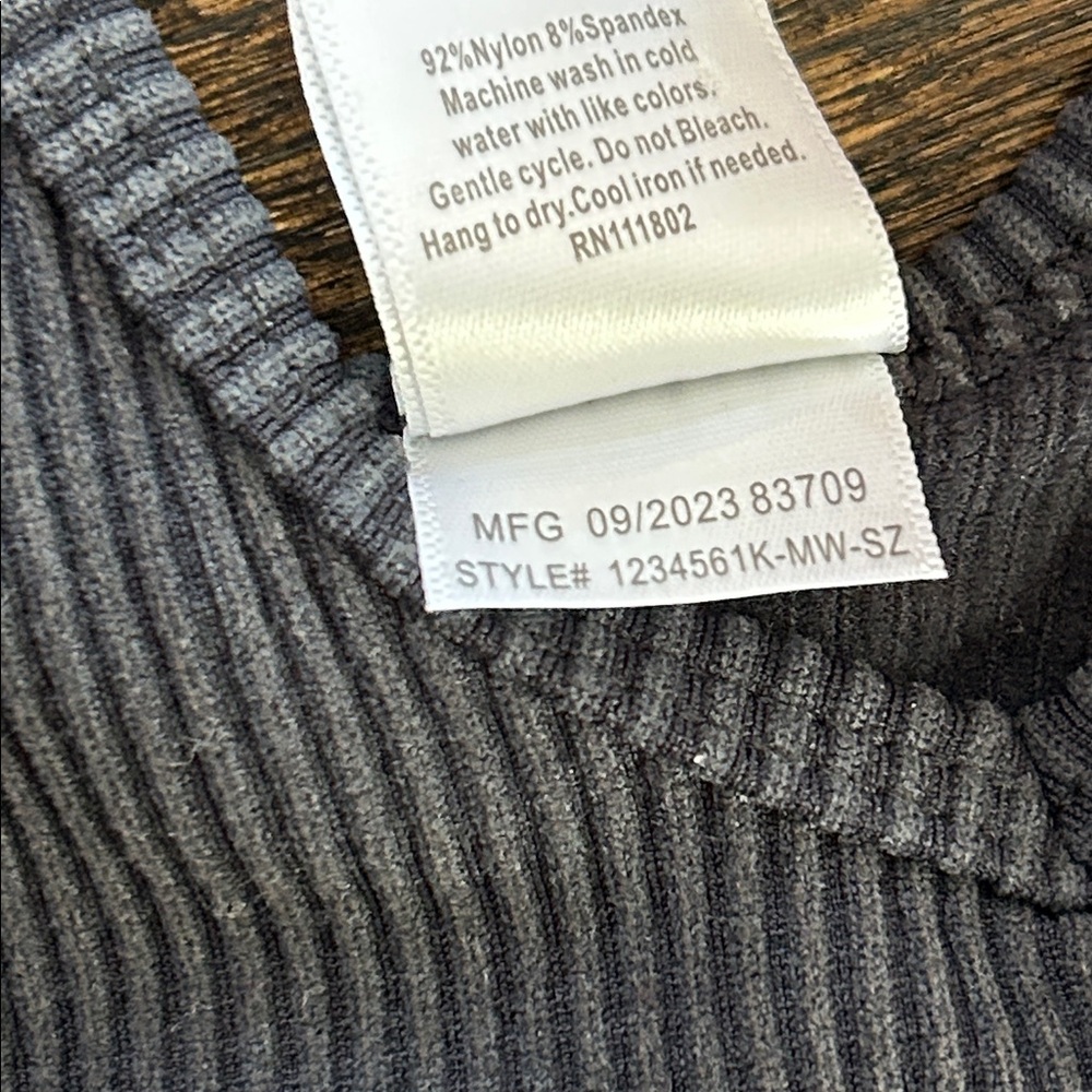Suzette Collection Girls Ribbed Gray Top One Size 7-14 - Picture 3 of 5